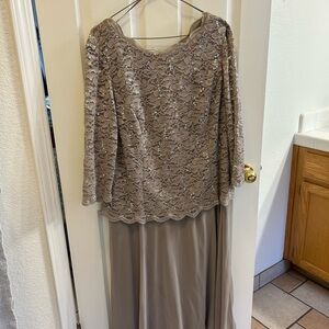 Alex Evenings Taupe Lace Ensemble